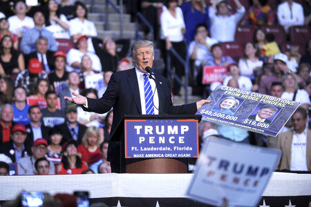 Wahlkampfveranstaltung von Donald Trump un Sunrise