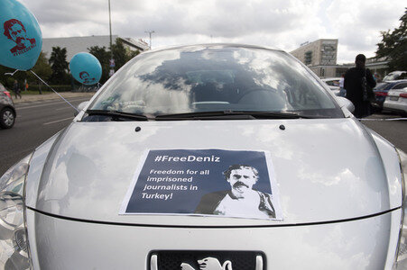 Demonstration für die Freilassung von Deniz Yücel in Berlin