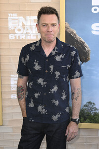 Filmpremiere 'The End of Oak Street' in Burbank