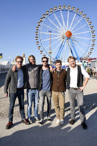 Fototermin mit Seiler und Speer und LaBrassBanda auf dem Oktoberfest 2018 in München