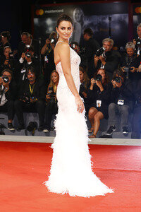 'Loving Pablo' Premiere, 74. Internationale Filmfestspiele von Venedig