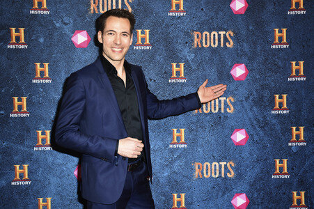 Preview der Serie 'Roots' in München