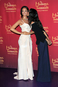 Enthüllung der Zoe Saldana Wachsfigur bei Madame Tussauds Los Angeles