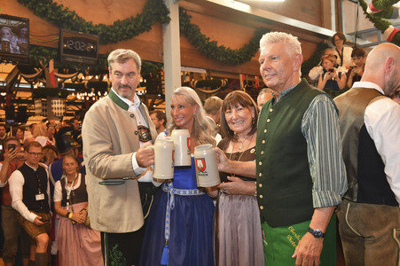 Wiesn Anstich im Schottenhamel Festzelt auf dem Oktoberfest 2025 in München