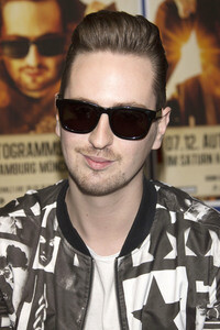 Autogrammstunde von Robin Schulz in Hamburg