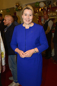 Theaterpremiere 'Der eingebildet Kranke' und 90. Geburtstag von Dieter Hallervorden in Berlin