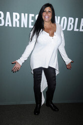 Die 'Mob Wives' bei Barnes & Noble Tribeca, New York