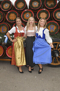 Regines Damenwiesn beim Oktoberfest 2025 in München