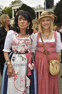 Regines Damenwiesn beim Oktoberfest 2025 in München