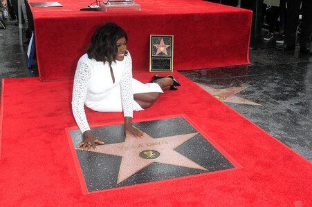 Viola Davis erhält einen Stern auf dem Hollywood Walk of Fame in Los Angeles