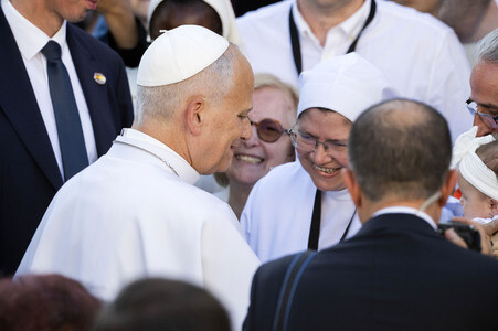 Papst Leo XIV. besucht das Cedia 24 Horas in Madrid