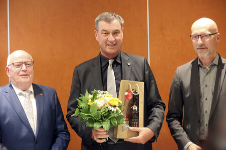 Sven Schulze und Markus Söder beim Landtagswahlkampf in Sachsen-Anhalt in Wernigerode