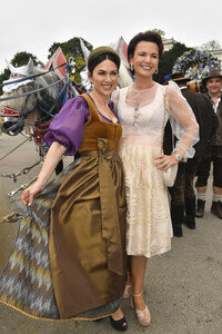 Regines Damenwiesn beim Oktoberfest 2025 in München