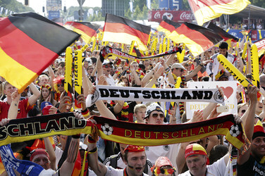 WM-Fanmeile beim Spiel Deutschland gegen Portugal, Berlin