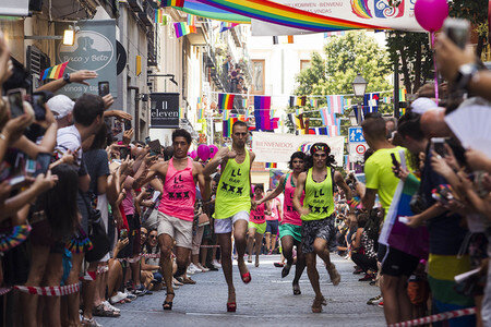 Heeled Shoes Wettlauf auf der Madrid Gay Pride 2018