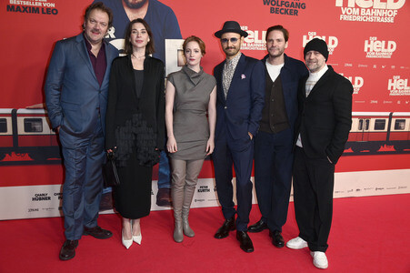 Filmpremiere 'Der Held vom Bahnhof Friedrichstraße' in Berlin