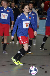 Benefiz-Fußballspiel 'Kicken mit Herz' 2017 in Hamburg