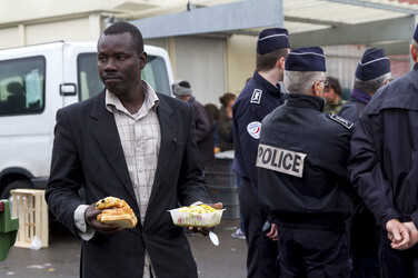 Flüchtlinge im Flüchtlingslager in Calais