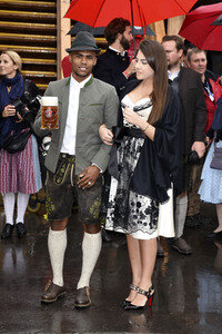 FC Bayern Team auf dem Oktoberfest in München