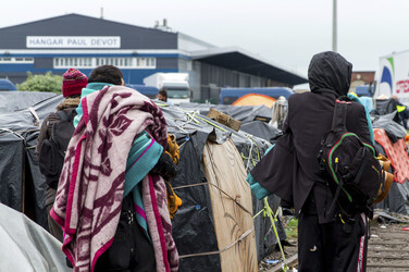 Französische Polizei räumt Flüchtlingslager bei Calais