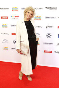 Goldene Bild der Frau 2025 in Hamburg