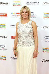 Goldene Bild der Frau 2025 in Hamburg