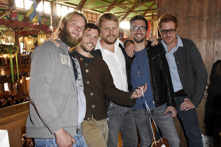 In Kufflers Weinzelt auf dem Oktoberfest 2018 in München