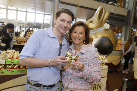 Charity Osterhasen Verkauf in Hamburg