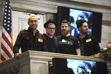 Fall Out Boy Ring läuten die NYSE Schlussglockell, New York