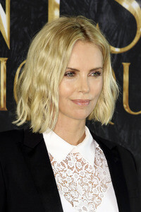 Photocall zu 'The Huntsman & the Ice Queen' in Hamburg