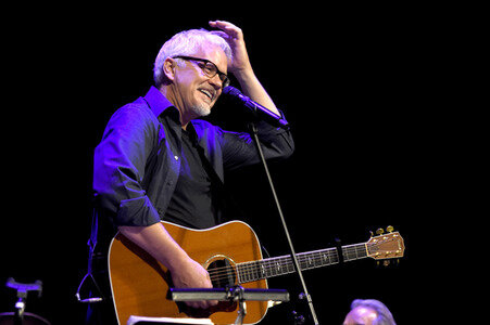 Konzert von Tim Robbins and The Rogues Gallery Band in Karlsbad