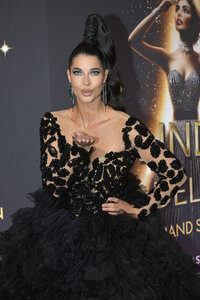 Weltpremiere der 'Blinded by Delight' Grand Show 2025 in Berlin