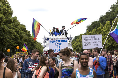 Parade zum 37. Christopher Street Day in Berlin