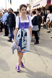 Damen-Wiesn 2015 von Unternehmerin Regine Sixt auf dem Oktoberfest in München