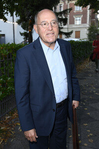 Überraschungsgala zum 90. Geburtstag von Dieter Hallervorden in Berlin