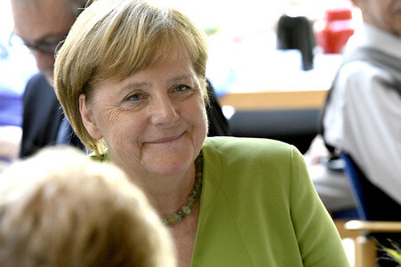 Angela Merkel besucht ein Altenheim in Paderborn