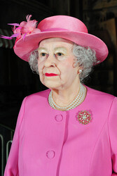 Präsentation der Queen Elisabeth Wachsfigur in Hamburg