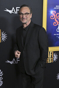 Closing Ceremony und Filmpremiere 'Song Sung Blue', AFI Fest 2025 in Los Angeles