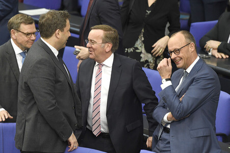 64. Sitzung des Deutschen Bundestages in Berlin