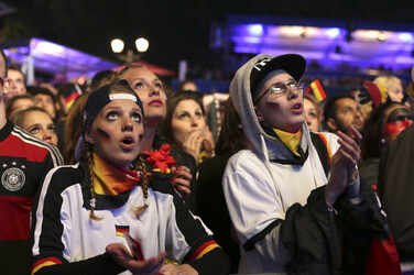 WM-Fanmeile beim Spiel Deutschland gegen Ghana, Berlin