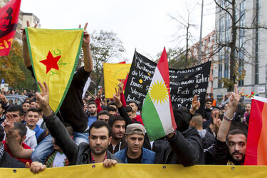 Demo für Kobane in Wedding, Berlin