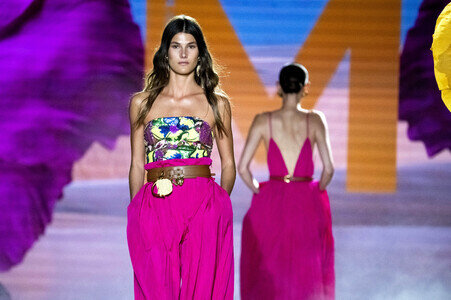 Lola Casademunt by Maite Fashion Show auf der Mercedes-Benz Fashion Week Madrid