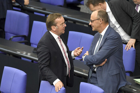 64. Sitzung des Deutschen Bundestages in Berlin