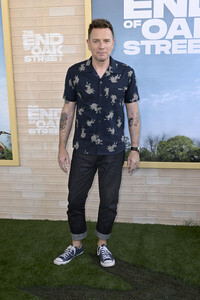 Filmpremiere 'The End of Oak Street' in Burbank