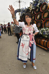 Regines Damenwiesn beim Oktoberfest 2025 in München