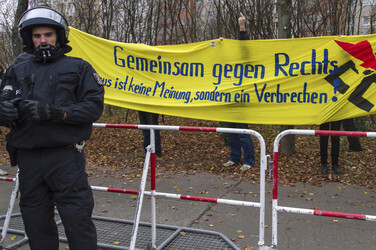 Gegen-Demo zur Neonazi-Demo gegen Flüchtlinge, Berlin
