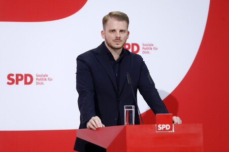 Pressekonferenz mit dem SPD-Generalsekretär in Berlin