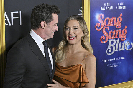 Closing Ceremony und Filmpremiere 'Song Sung Blue', AFI Fest 2025 in Los Angeles