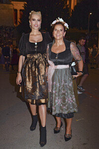 Almauftrieb beim Oktoberfest 2025 in München