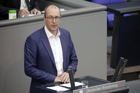 233. Sitzung des Deutschen Bundestages in Berlin